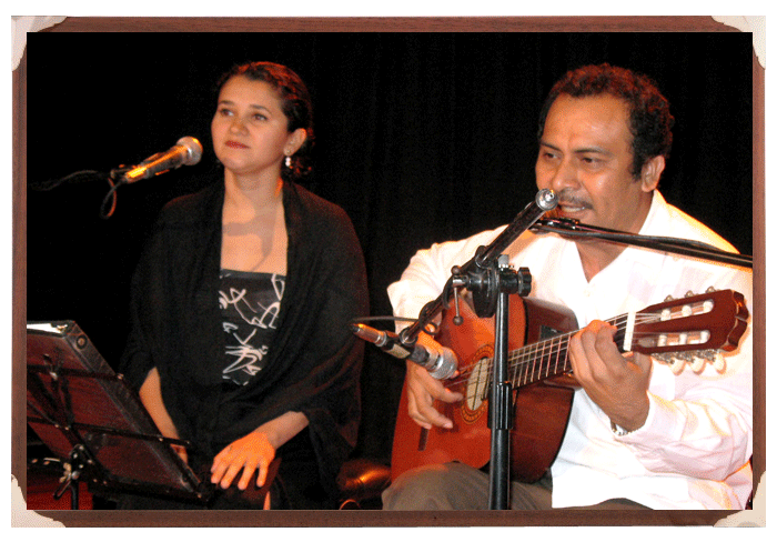 Laura Moguel y Felipe García, intérpretes yucatecos de Boleros.